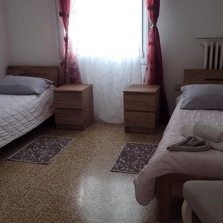 Milli Apartment แฟร์รารา ภายนอก รูปภาพ